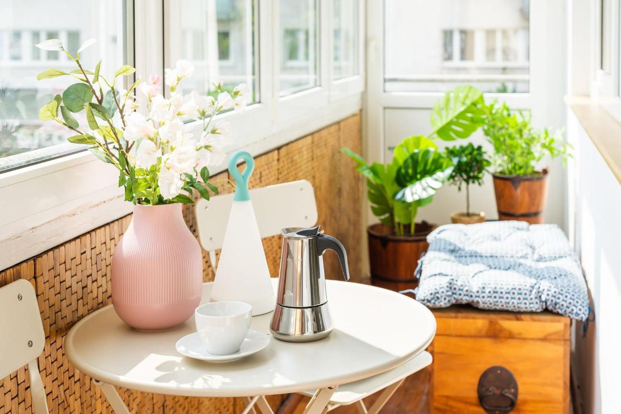 Smolna 8 - Warm With Balcony By Renters Butas