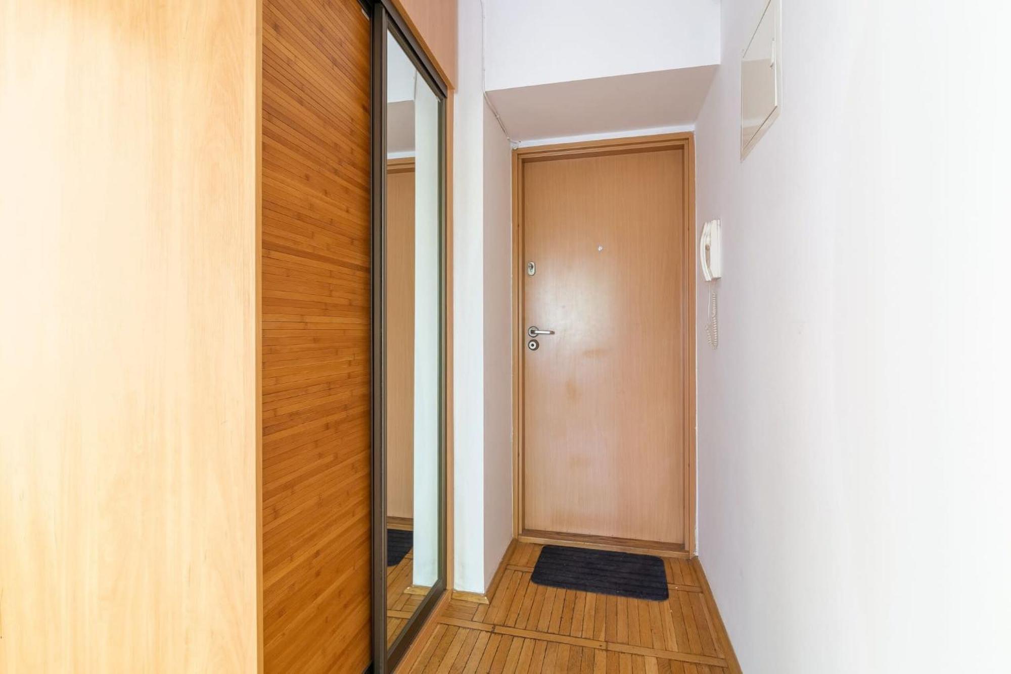 Butas Smolna 8 - Warm With Balcony By Renters *