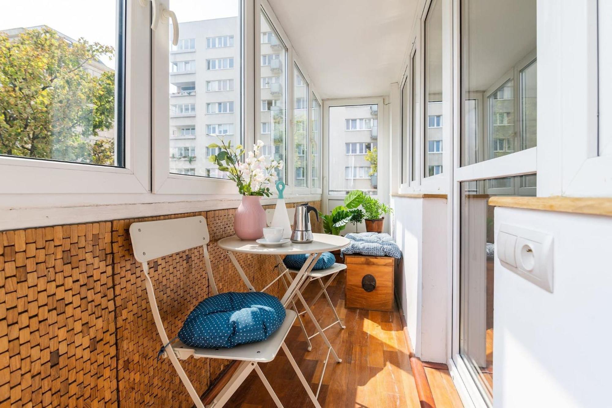 Smolna 8 - Warm With Balcony By Renters Warschau